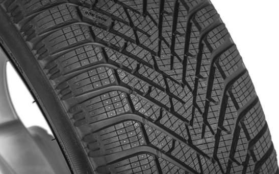 Kompletní zimní kolo VOLANS 17" pro SCALA