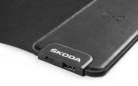 Podložka pod myš s bezdrátovým dobíjením