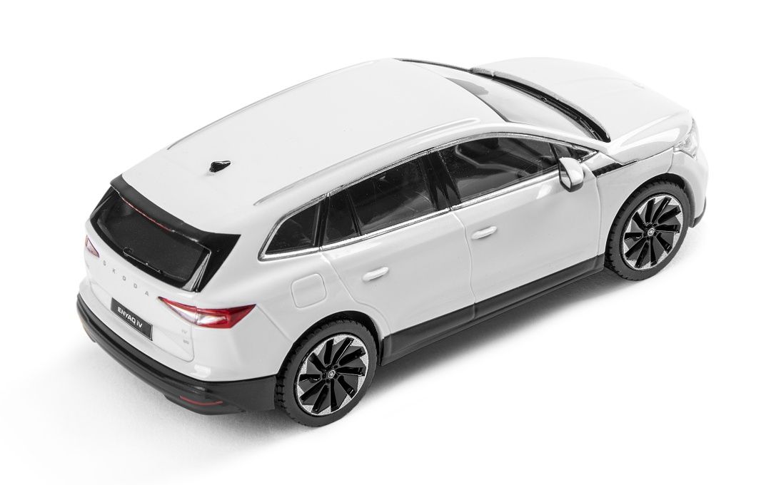 Enyaq 1:43 bílá Moon