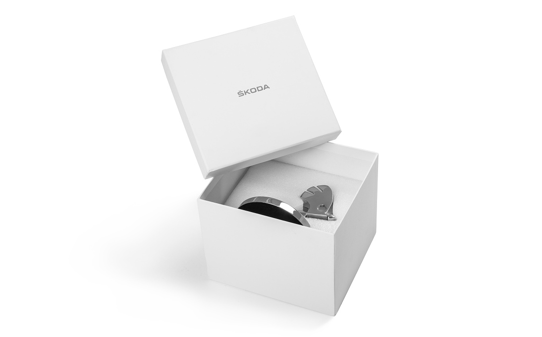 Kovový okřídlený šíp ŠKODA