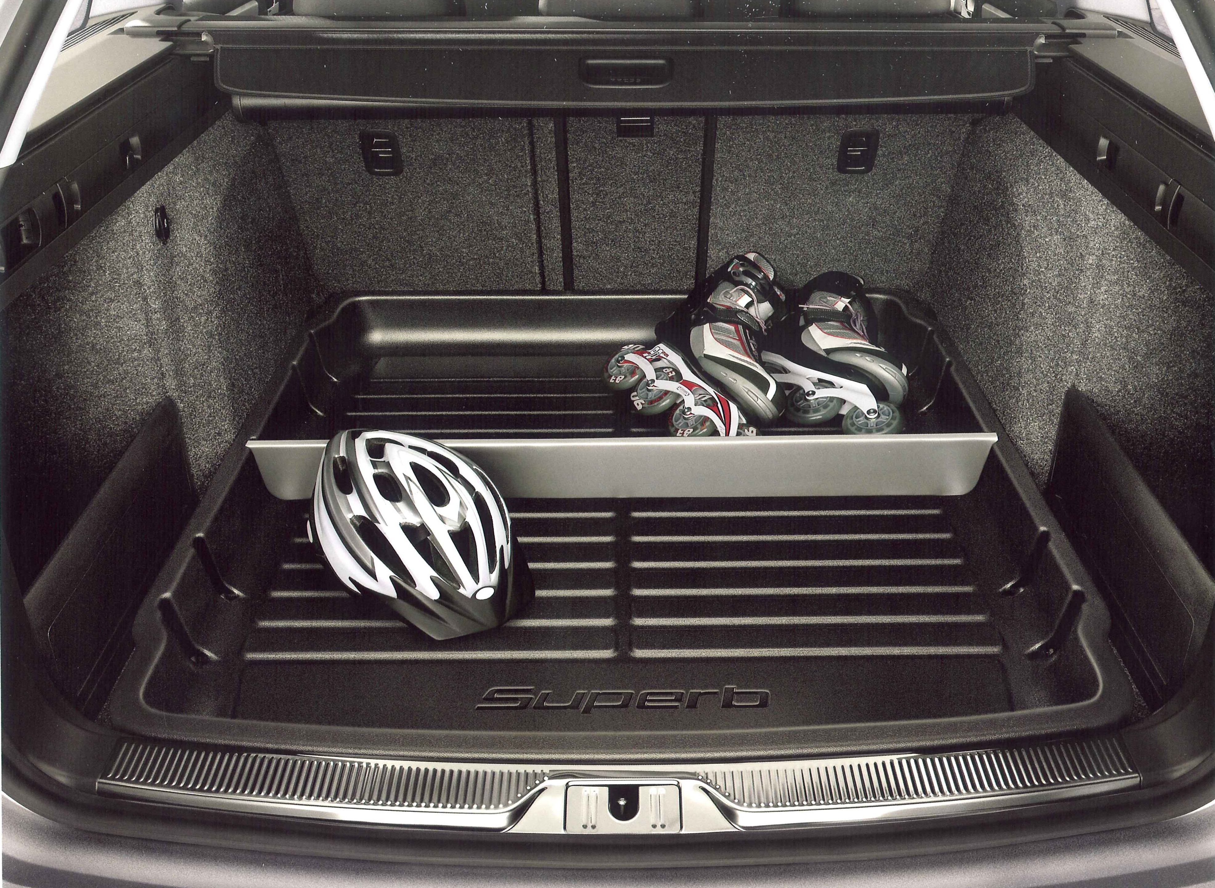 Plastová vana do zavaz. prostoru pro SUPERB II COMBI