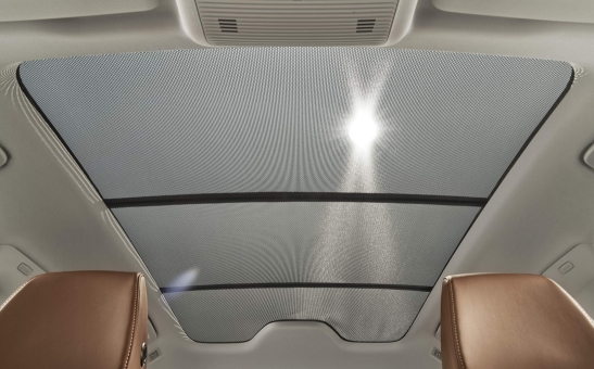 Sluneční clona panoramatické střechy