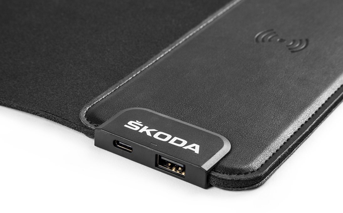 Podložka pod myš s bezdrátovým dobíjením