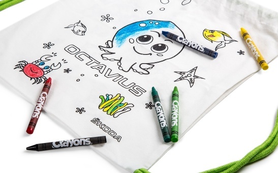 Kids Gym bag with wax crayons