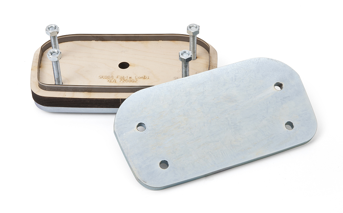 Prostřihovací nástroj pro tažné zařízení Fabia II