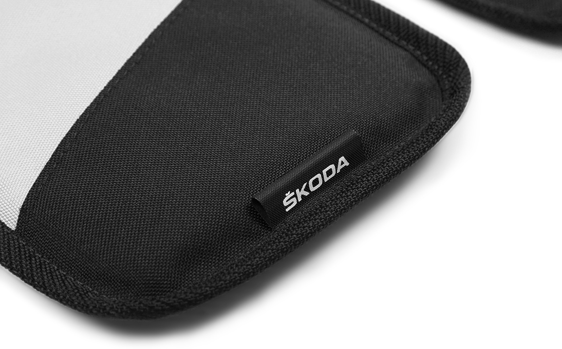 Ochranná podložka pod dětskou sedačku