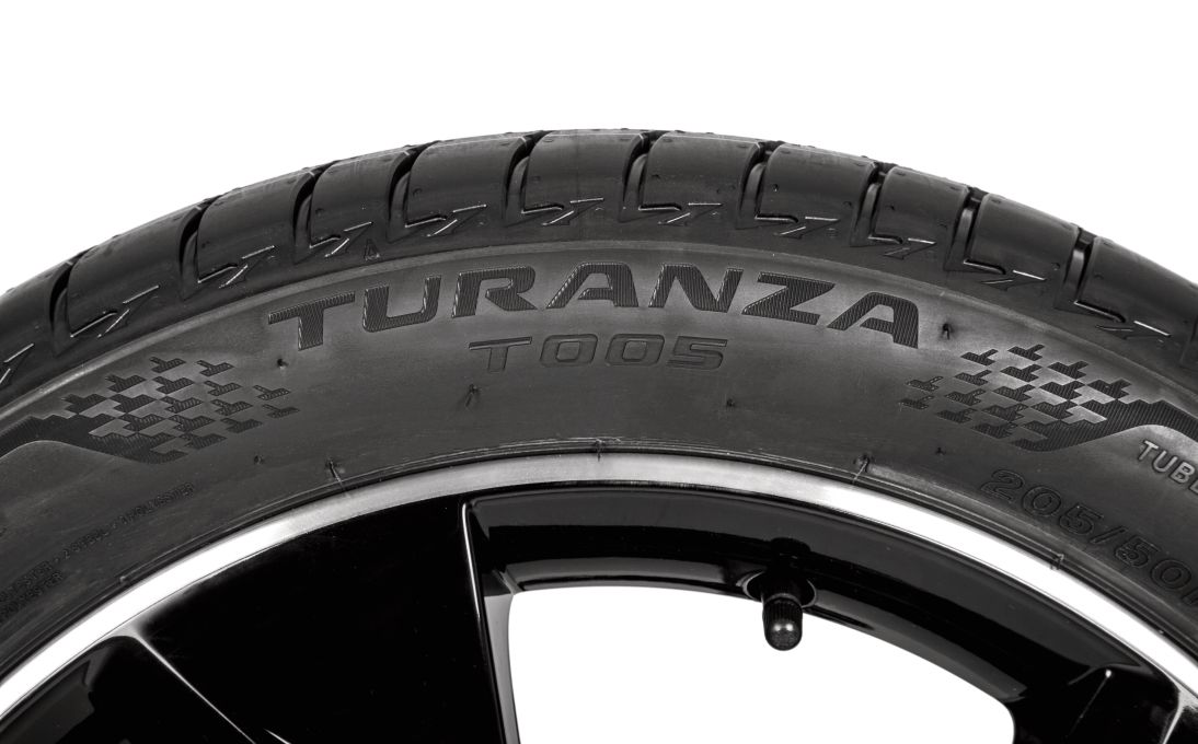 Kompletní letní kolo Volans 17" pro Scala