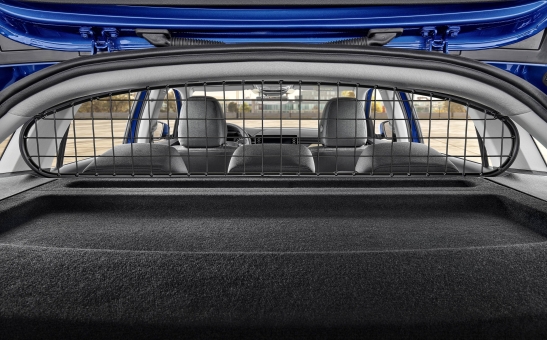 Trunk grille in the vehicle‘s luggage for Scala
