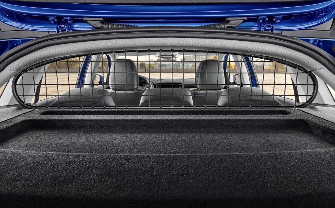 Trunk grille in the vehicle‘s luggage for Scala