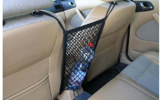 Dvojitá síť mezi přední sedadla