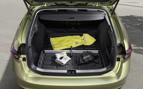 Plastic boot dish Superb IV Combi