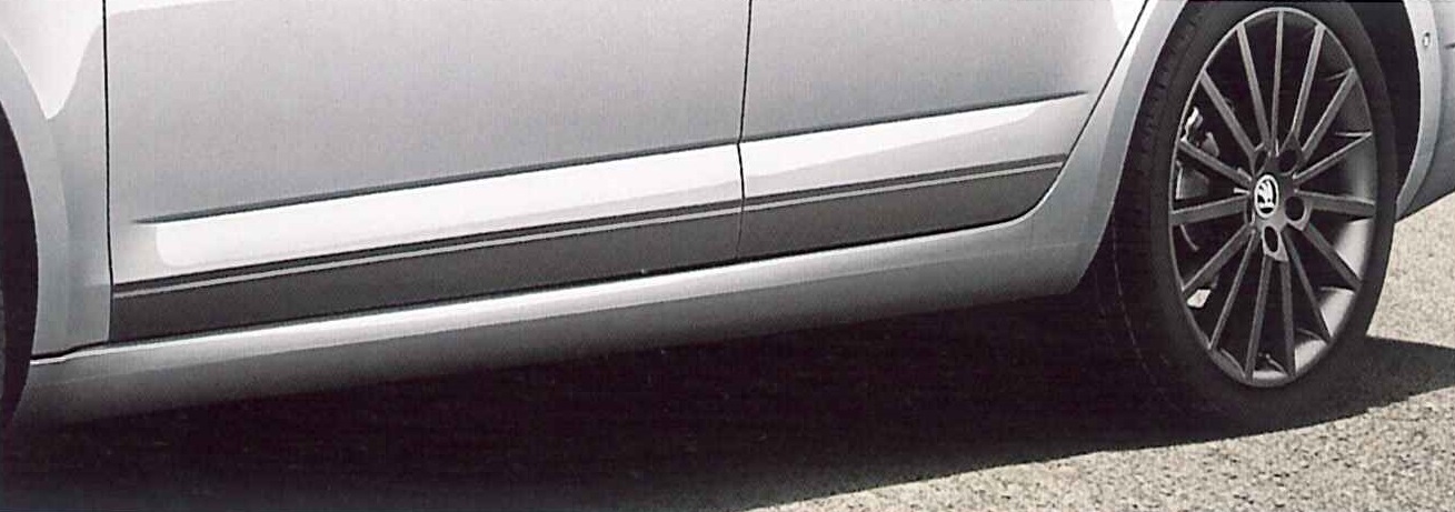 Dekorativní fólie karbonová OCTAVIA III