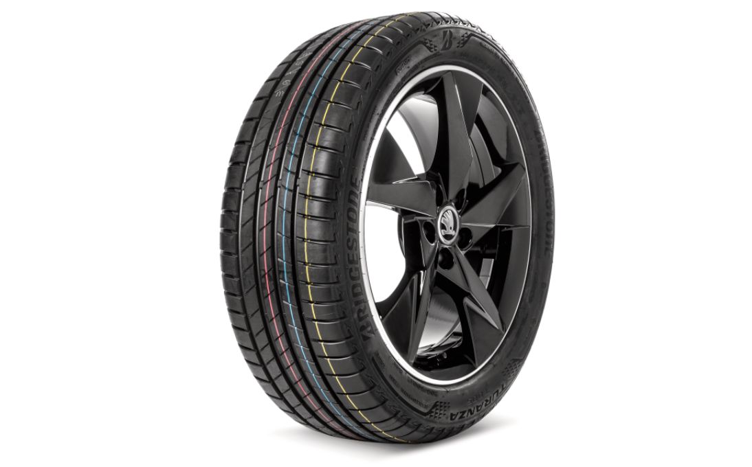 Kompletní letní kolo Volans 17" pro Scala