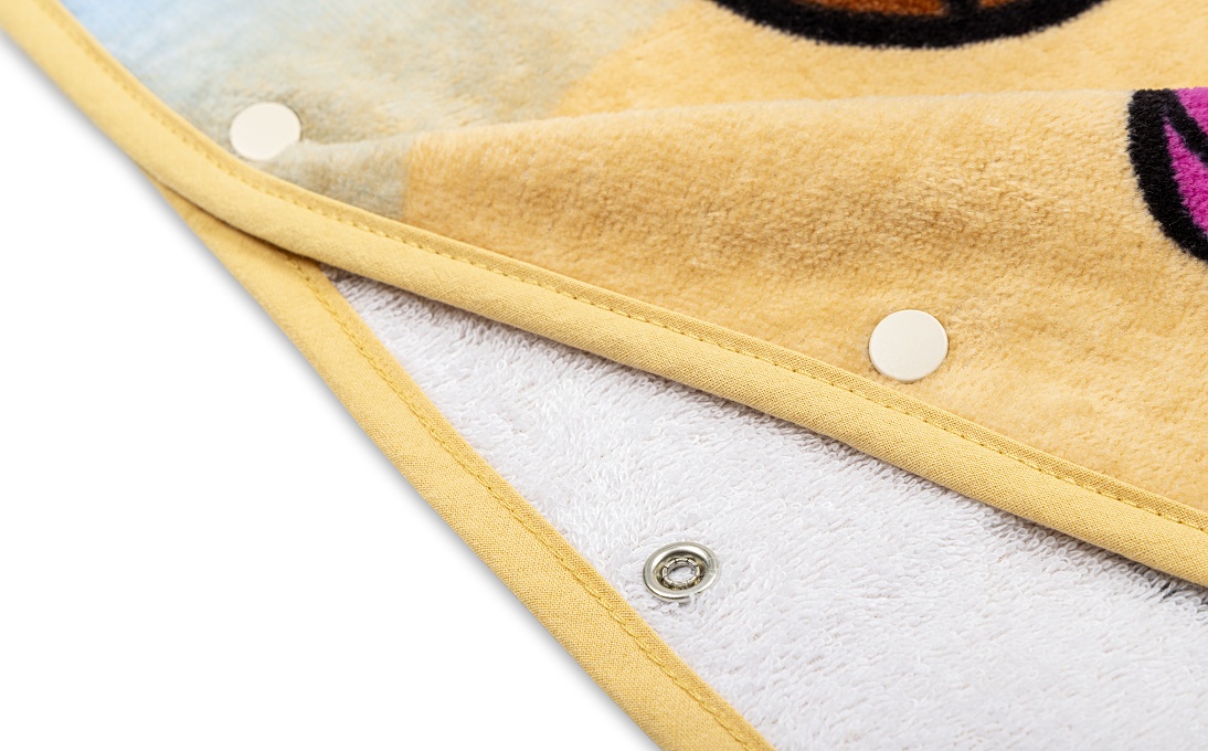 Dívčí osuška s kapucí