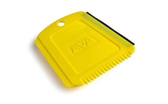 Trapezium ice scraper